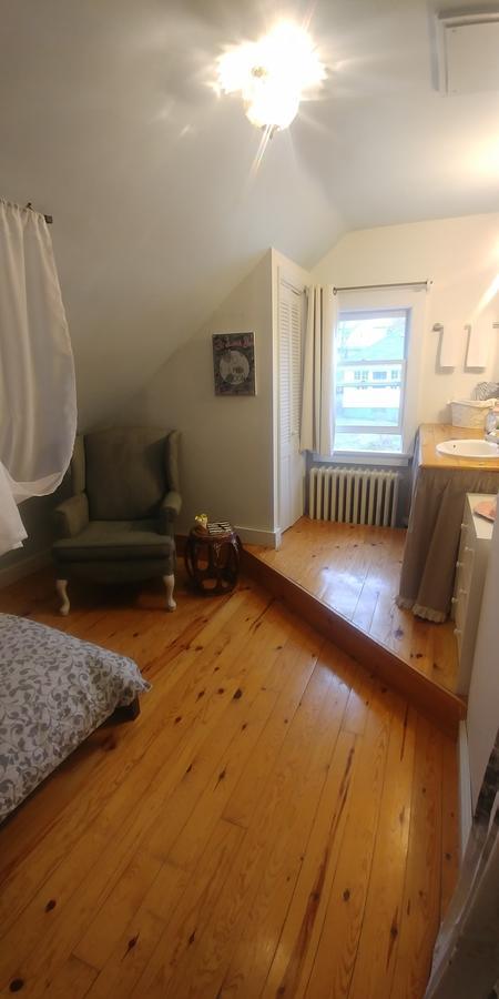 The Cosy Cottage Inn Saint John Exterior foto